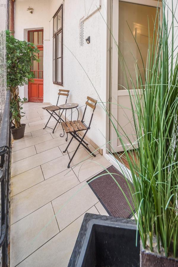 Vintage Apartment Pecs Exterior photo